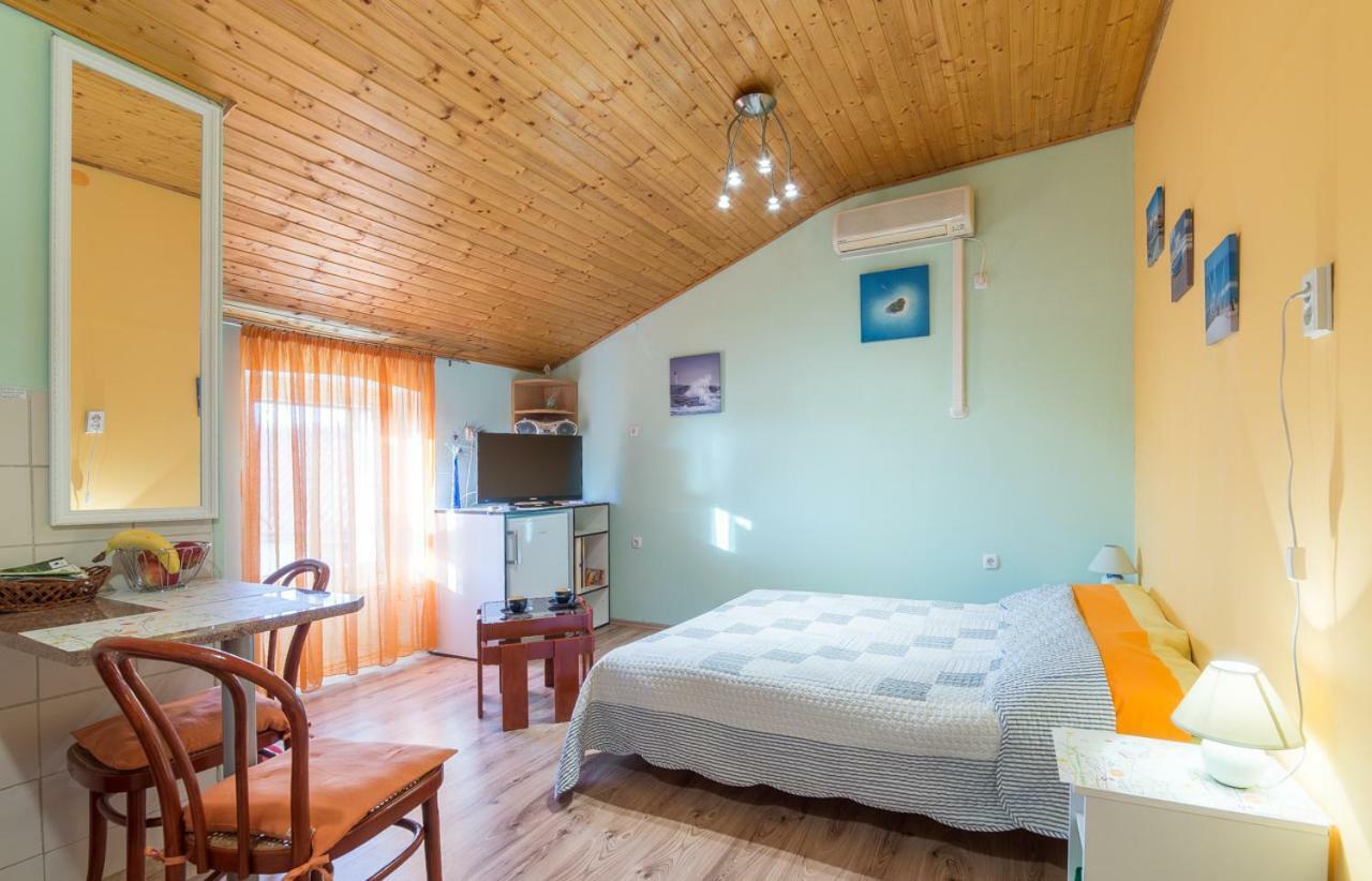 Apartment In Center Pula Exteriér fotografie